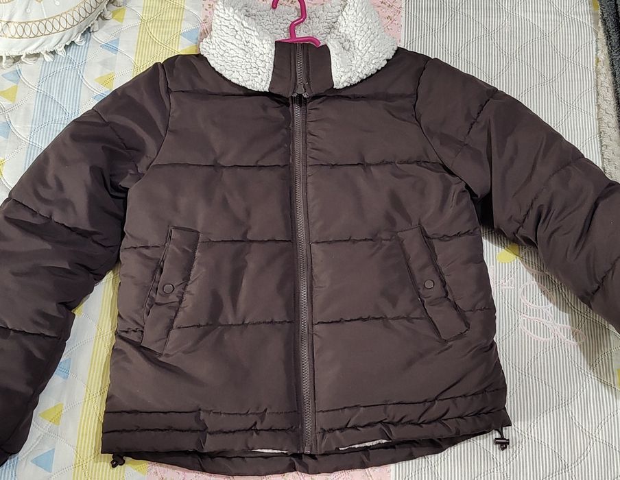 Кафяво яке house