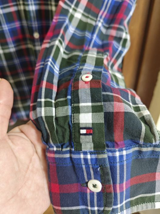 Vând cămașă Tommy Hilfiger
