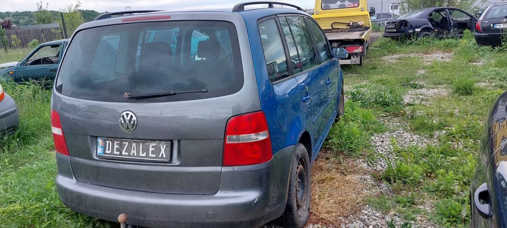 Dezmembrari Volkswagen Touran 1.6 FSi cod BAG
