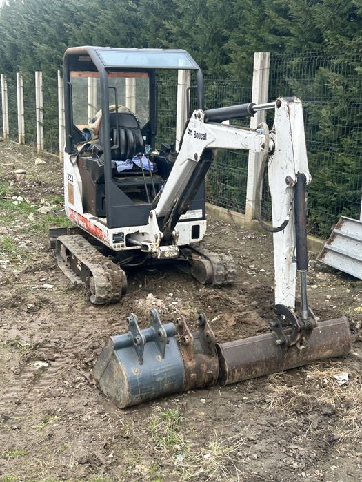 Buldoexcavator miniexcavator sapaturi mecanizate