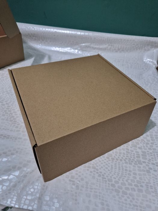 Коробка для подарка 25*22*10 и наполнитель