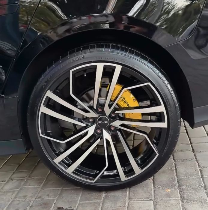 Продам диски модель AUDI 2025, размер 22