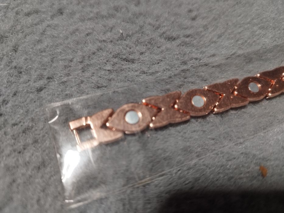 Brățară magnetică cu efect terapeutic