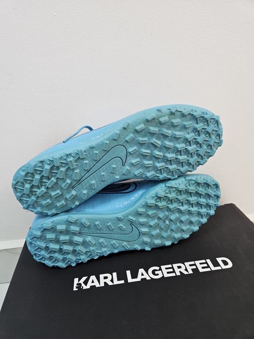 Ghete fotbal / Adidași Nike Mercurial mărimea 40.5 TF