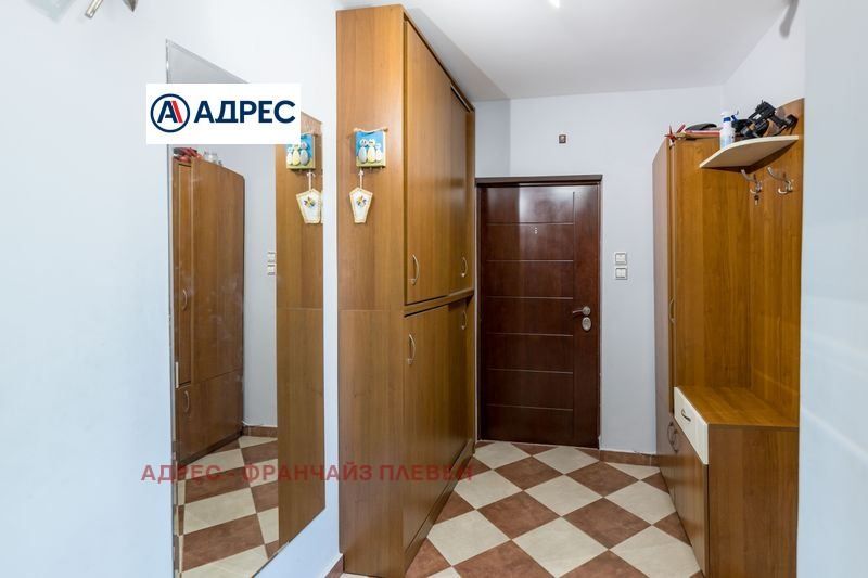 Продава се Тристаен апартамент в Плевен, Широк център - 85 кв.м за 1565 €/кв.м - Снимка #8
