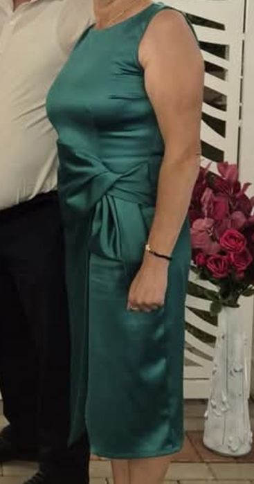 Vând rochie elegantă