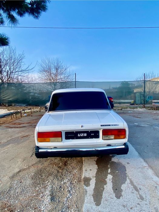 Srochna sotiladi Vaz 2107