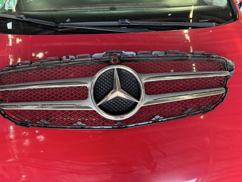 Grila cu stema originala Meredes C clase