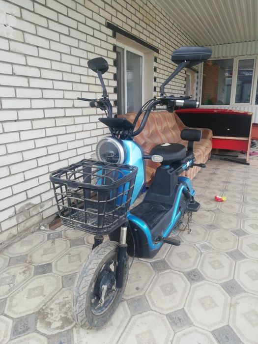 Продам электроскутер 50000