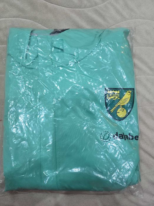 Norwich яке против дъжд зелено