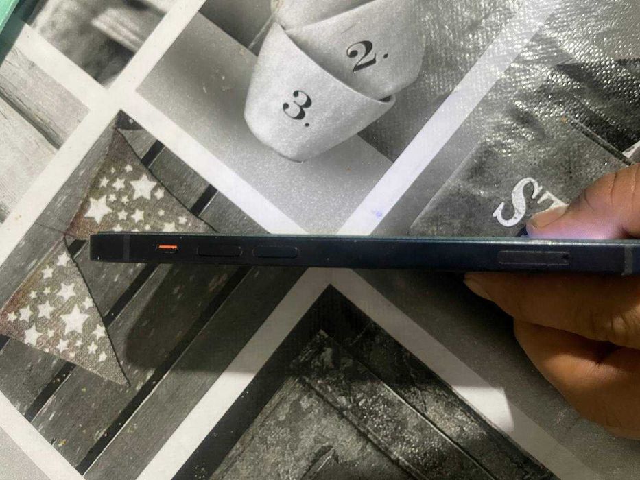 Продам Iphone 12 128GB dark blue емкость 87%