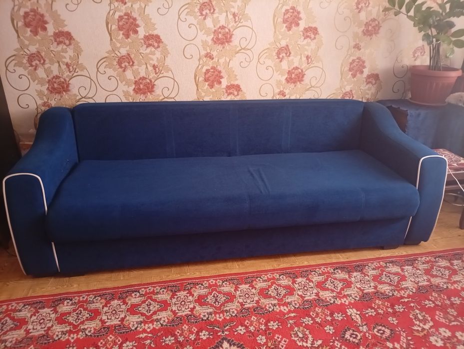 Продам диван брали в 2025 году Евро мебель 190000-за 50000 отдадим