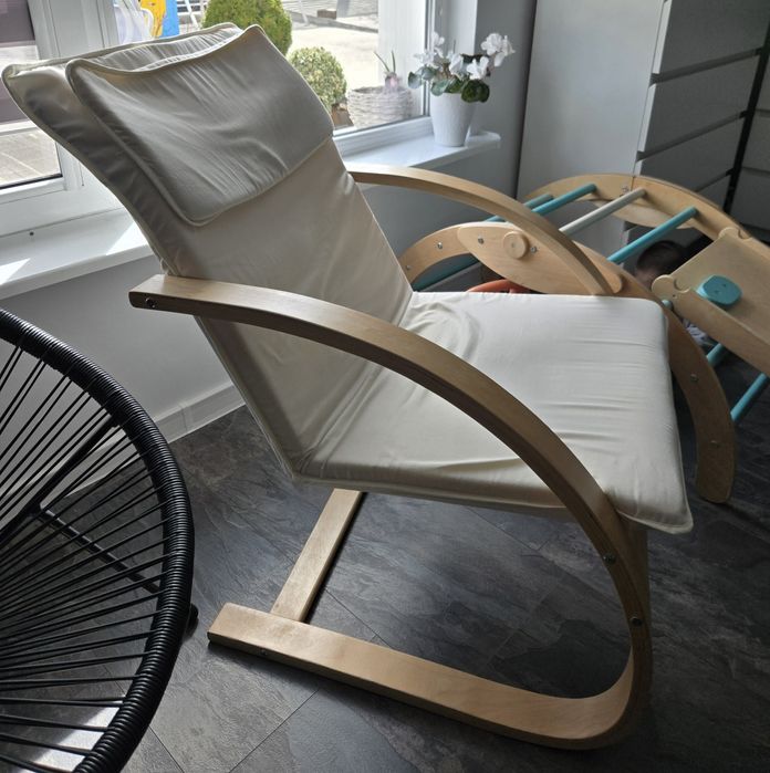 Люлеещ се дървен стол