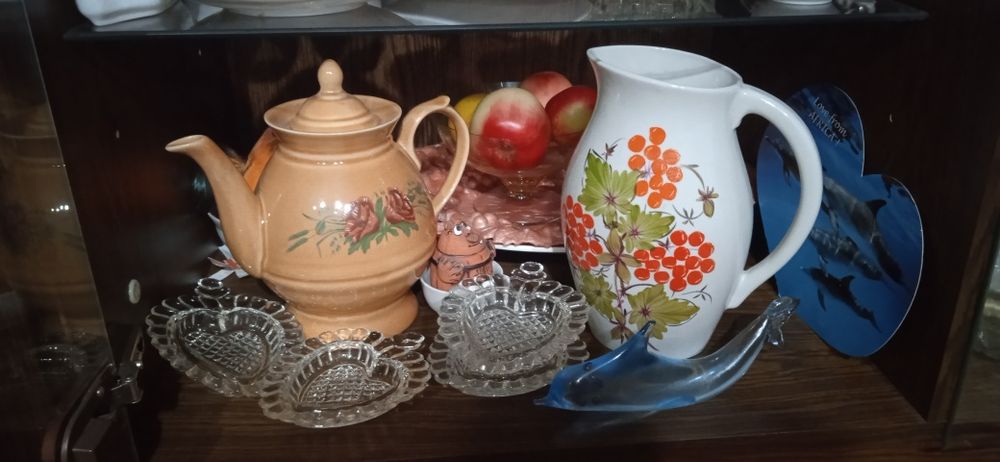 Сервиз чайный на 6 персон в горошек,Тарелки новые Советские 7т сум/ шт