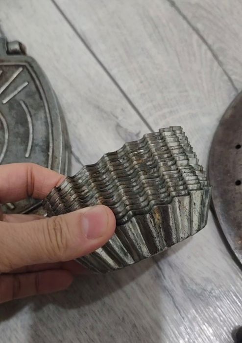 вафельница, грибочница форма для кекса