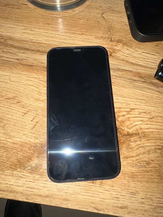 Iphone 12 без проблемен