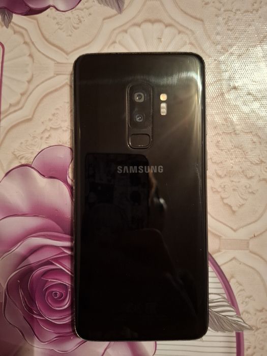 Продам Samsung s9+ 64gb