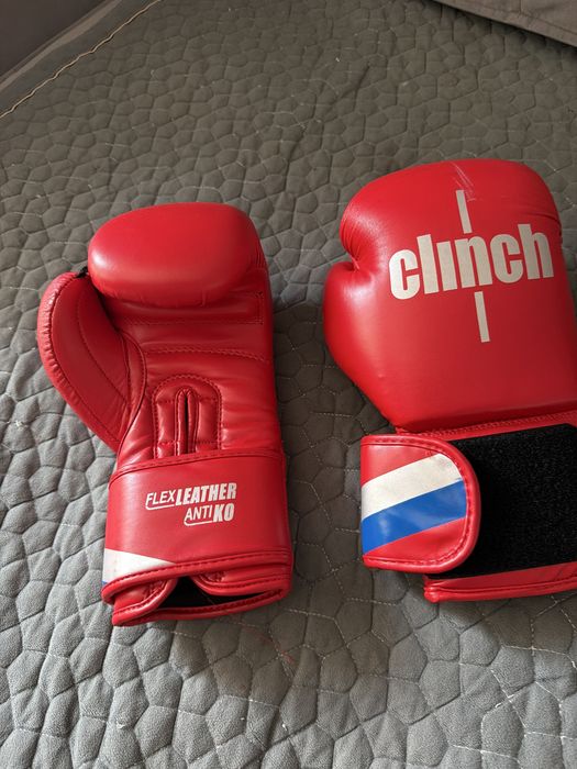 Боксерские перчатки clinch красные оригинал