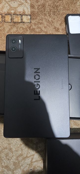 Lenovo Legion Y700
