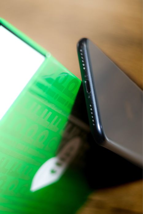 iPhone SE 2020 128GB / Гаранция 2027г