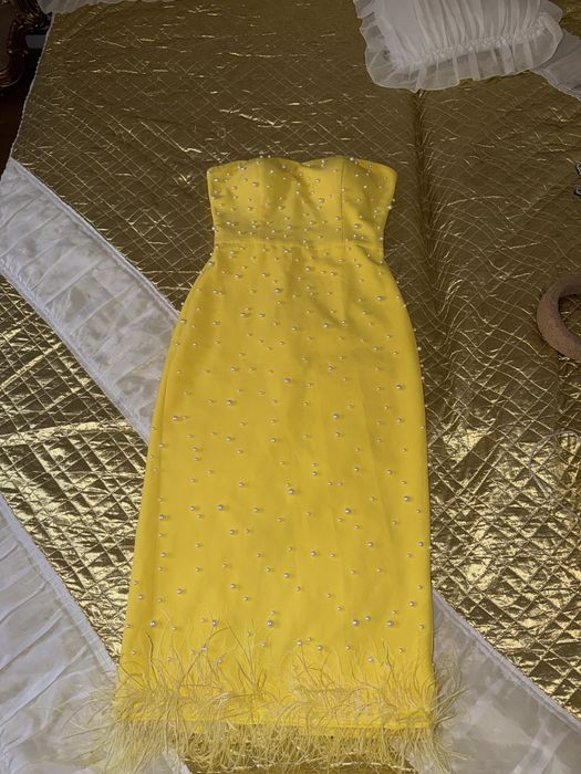 Rochie galbena cu perle