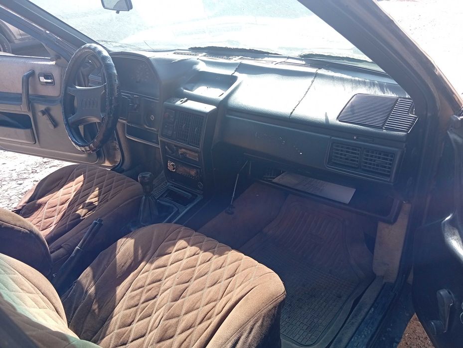 В разборе Audi 100 C3