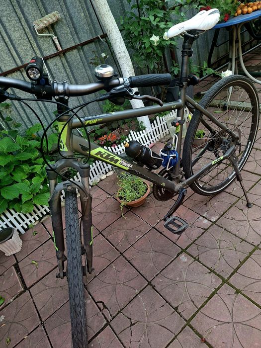 Vând bicicletă KTM