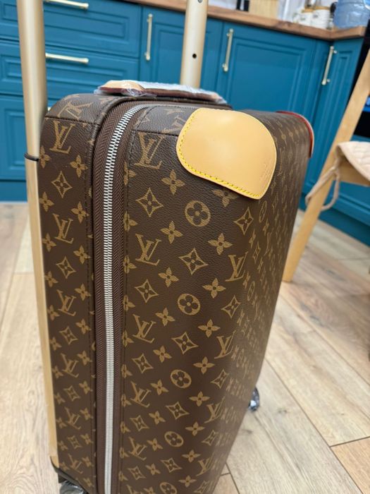 Чемодан Horizon 55 cm LV Louis Vuitton