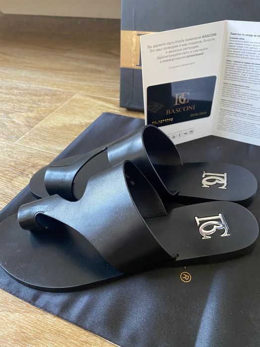 Продам шлепки оригинал