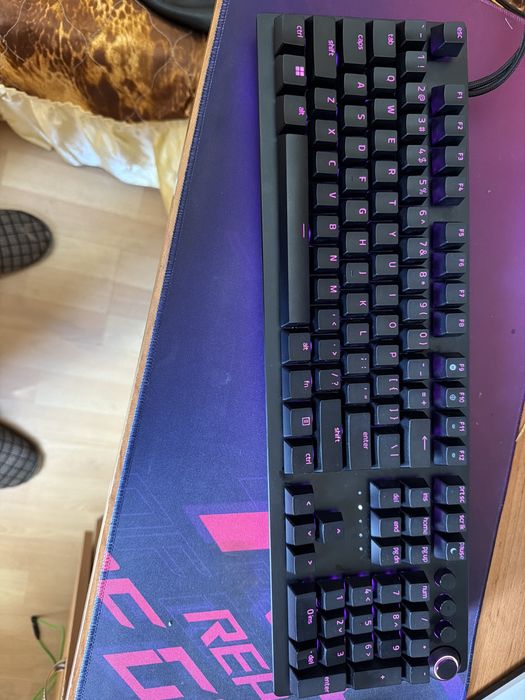 Продавам Razer Huntsman V2 Analog