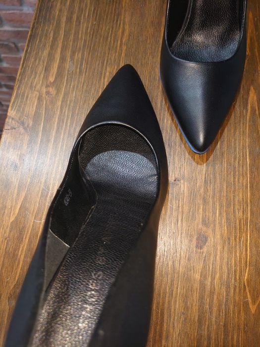 Pantofi stiletto piele noi nouți negri
