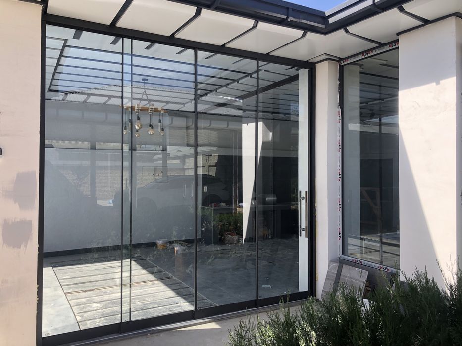 Oynali kalyonni eshiklar.