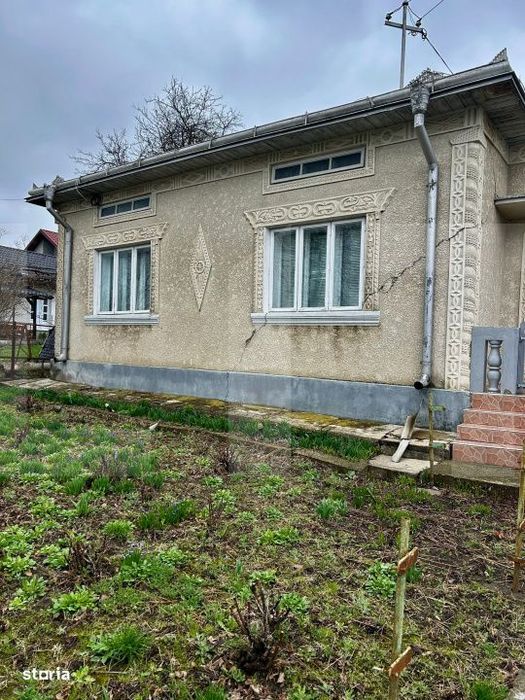 Casa din caramida, cu teren 5810 mp - Calinesti