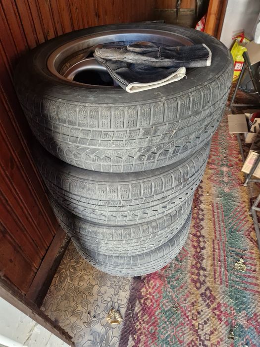 4 бр. Зимни гуми 236/60/18 с джанти за хонда црв