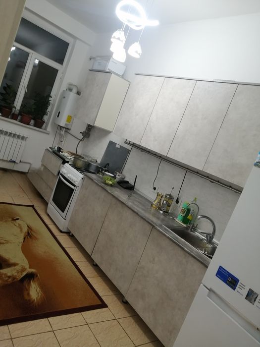 Тошкент вилояти Нурафшон шахрида дом сотилади