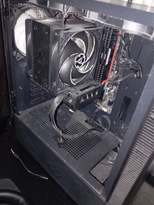 Vand  BALAUR Legendar powered by GIGABYTE, Intel i5-12400F 2.5GHz, 32GB DDR4, 1TB SSD, RTX 4060 8GB GDDR6, Iluminare RGB, Windows 11 Home (Game Ready)