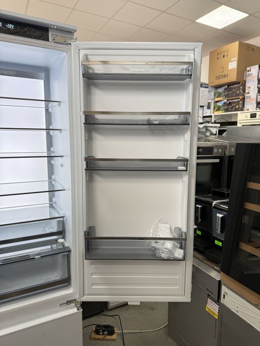 Нов!!! хладилник с фризер за вграждане  Inventum IKV1947S