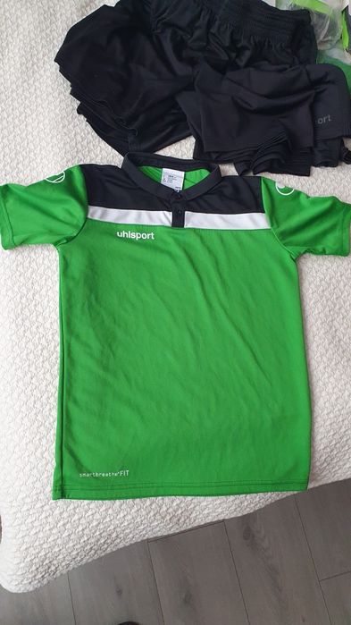 Спортни дрехи uhlsport