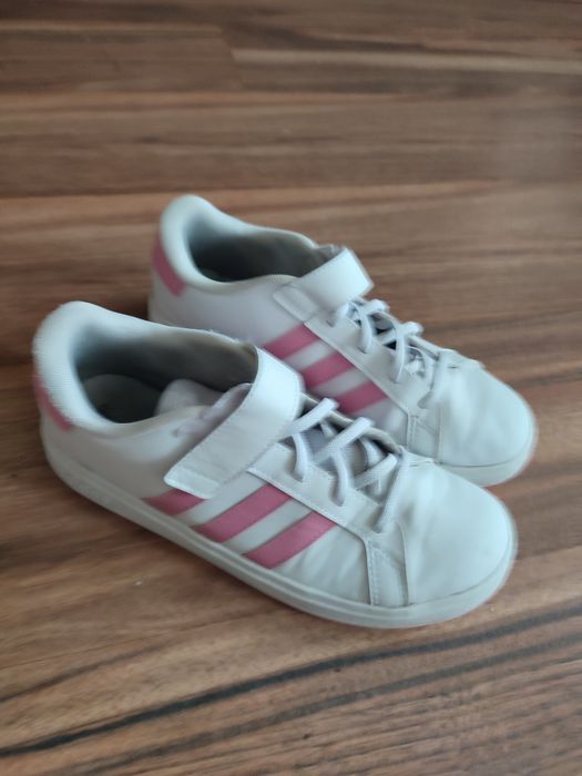 Adidas кроссовки 38