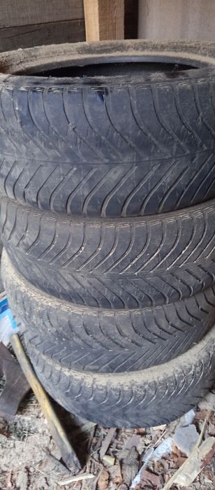 Продам шины  225; 50; R17