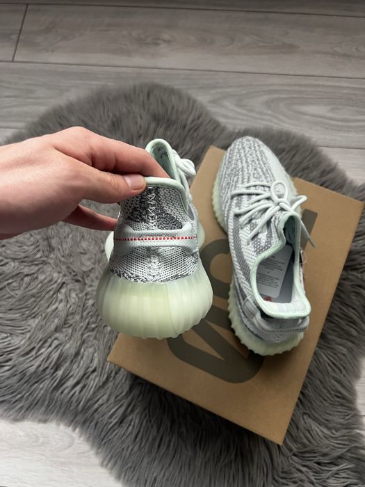 Vand Yeezy 350 blue tint