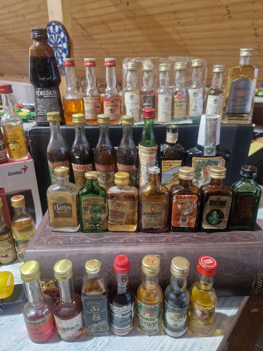 Sticlute miniaturi fără alcool