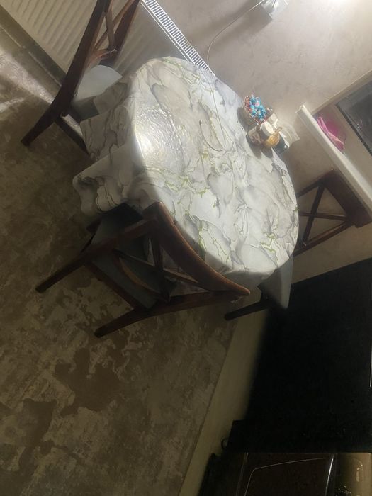 Стол 4 стула качество отличное материал  чистое дерево