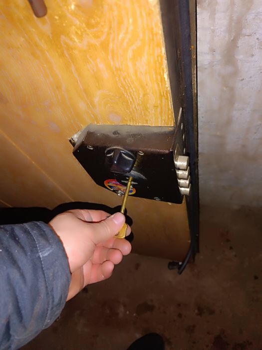 Продам дверь железну входную