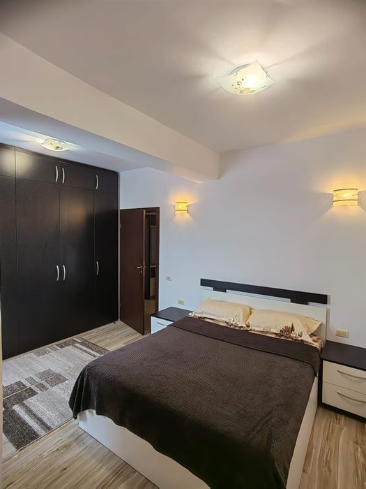 Închiriez apartament 3 camere Str. Valea Oltului