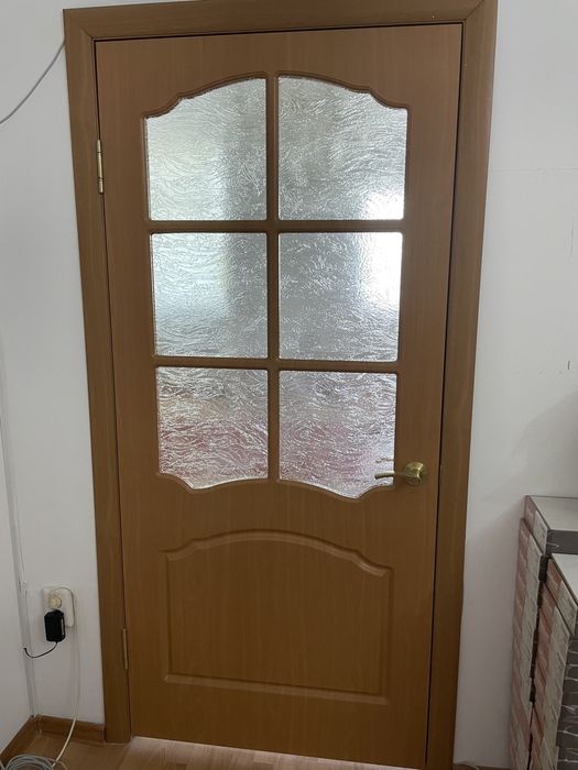 Продаю дверь 90 см