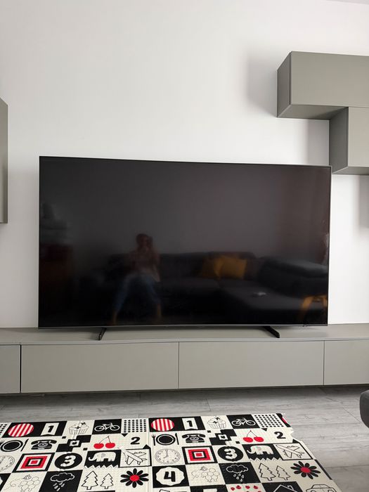 Samsung OLED TV – funcțional, cu display defect (linii verticale) – ideal pentru piese sau utilizare