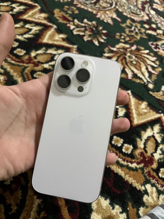 iPhone 16 pro white