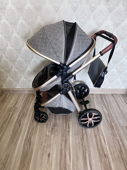 Коляска прогулочная