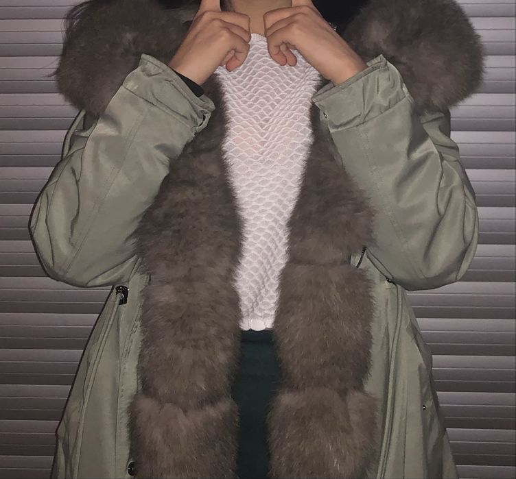 Продам парку в хорошем состоянии , цвет хаки